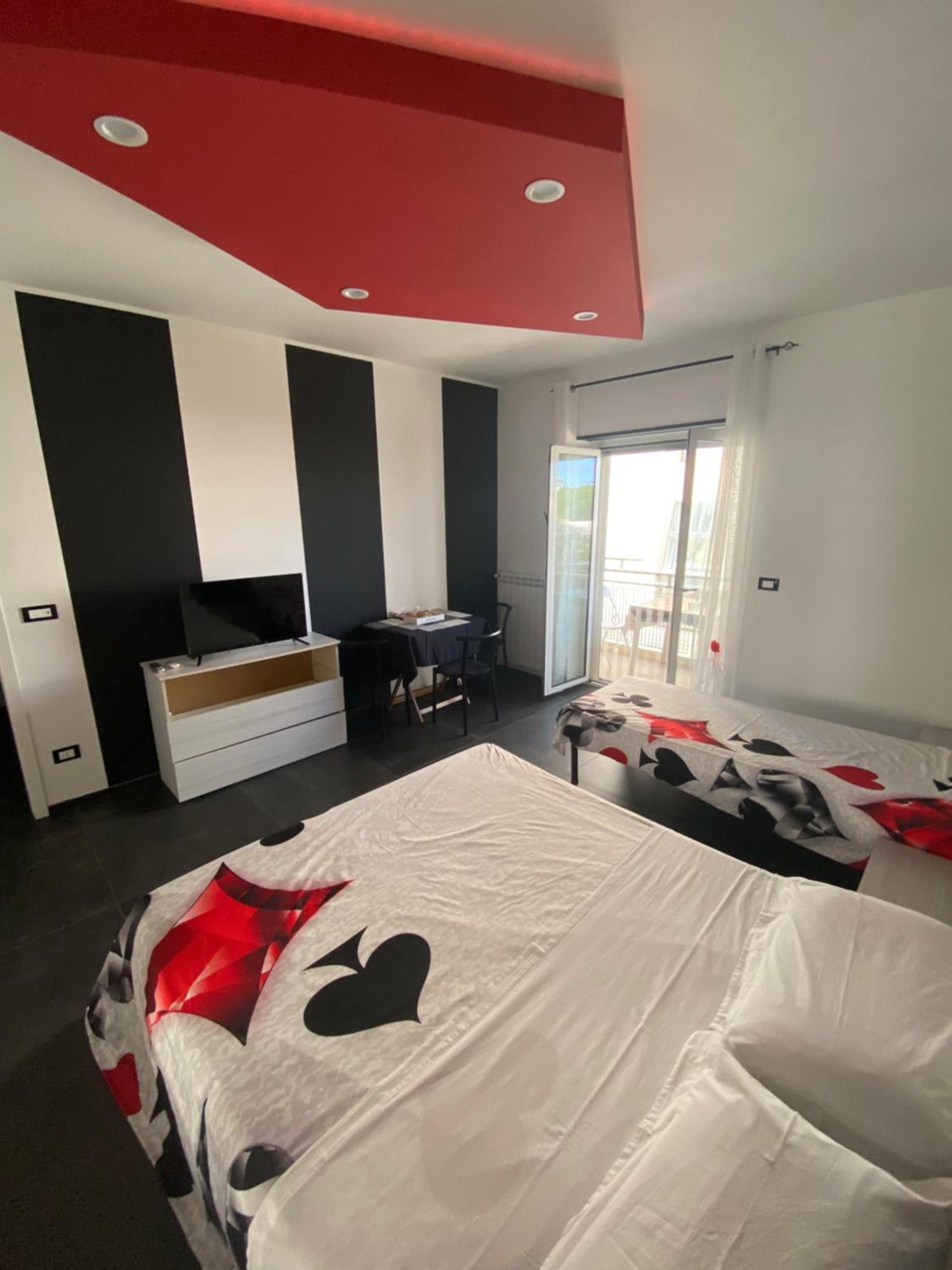Iris Room Монополи Екстериор снимка
