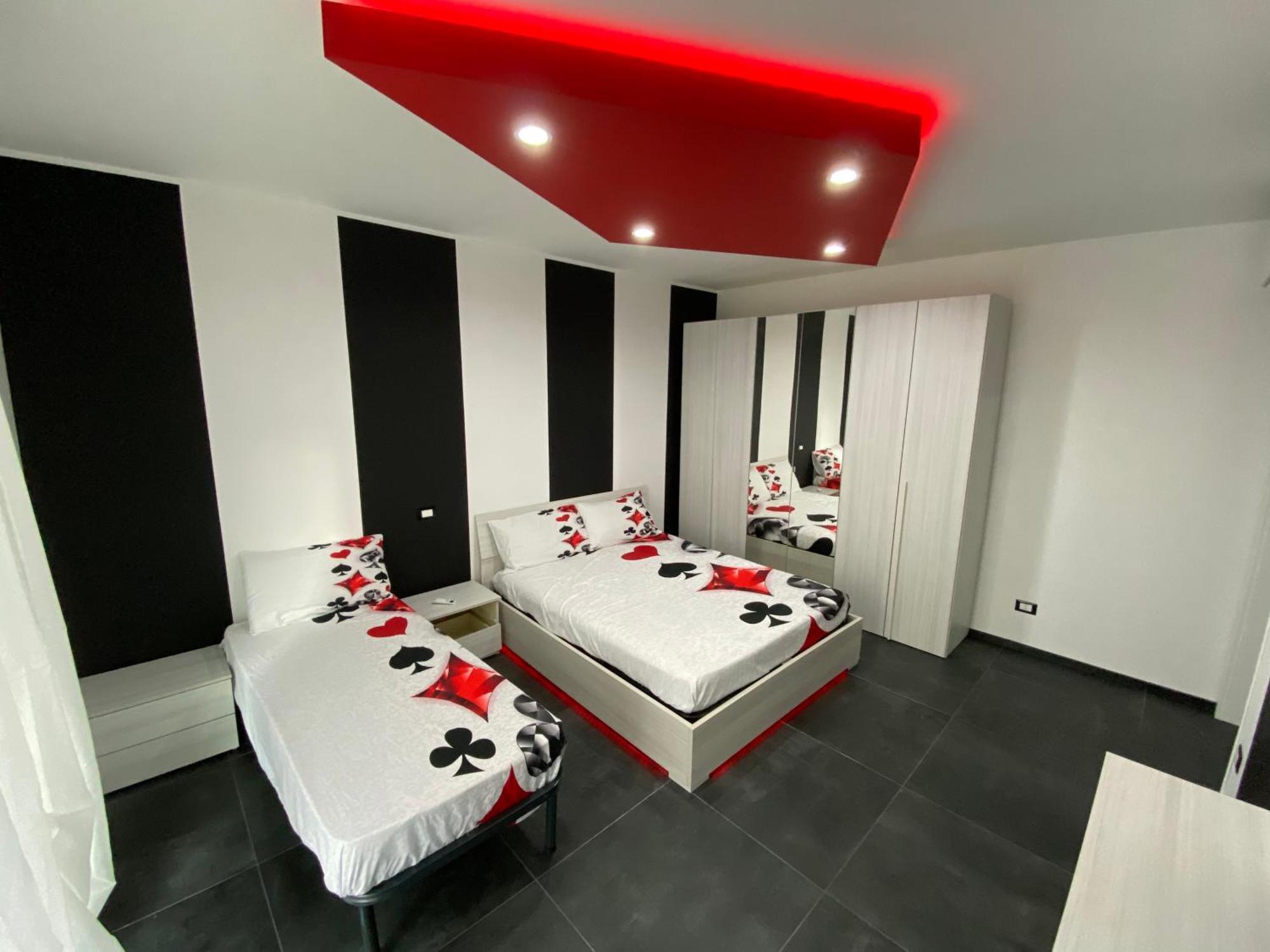 Iris Room Монополи Стая снимка